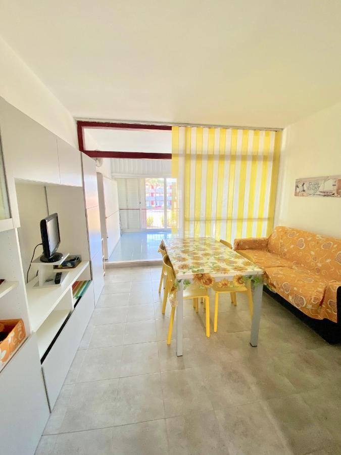 Apartments Via Dei Platani Marina Di Bibbona Luaran gambar